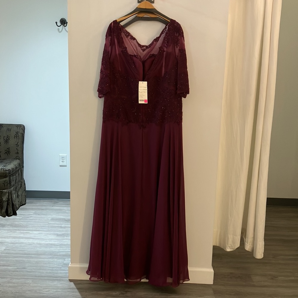 Berry Long Sleeve Dress - Picture 7 of 11